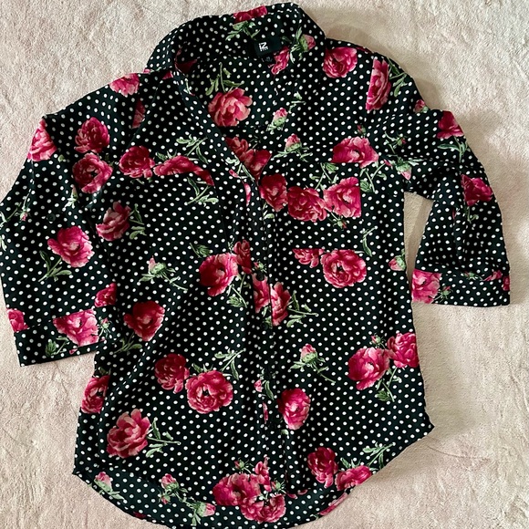 IZ Byer Button Down Blouse - Picture 4 of 4